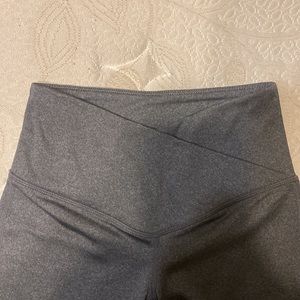 XS grey leggings.